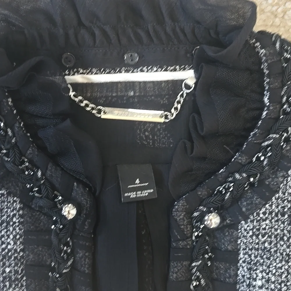 White House Black Market Black And White Tweed Ruffled Collar Lady JacketSize 4 - Picture 4 of 16